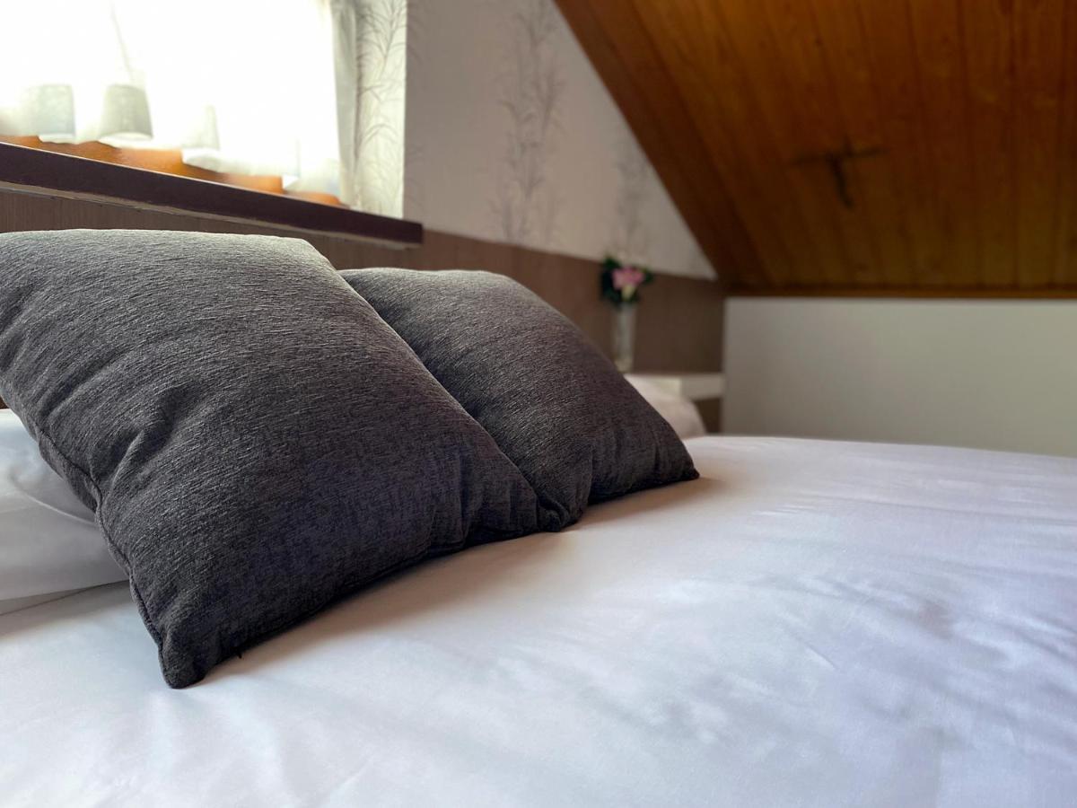 Hotel Avelina Cangas de Onis Exterior photo
