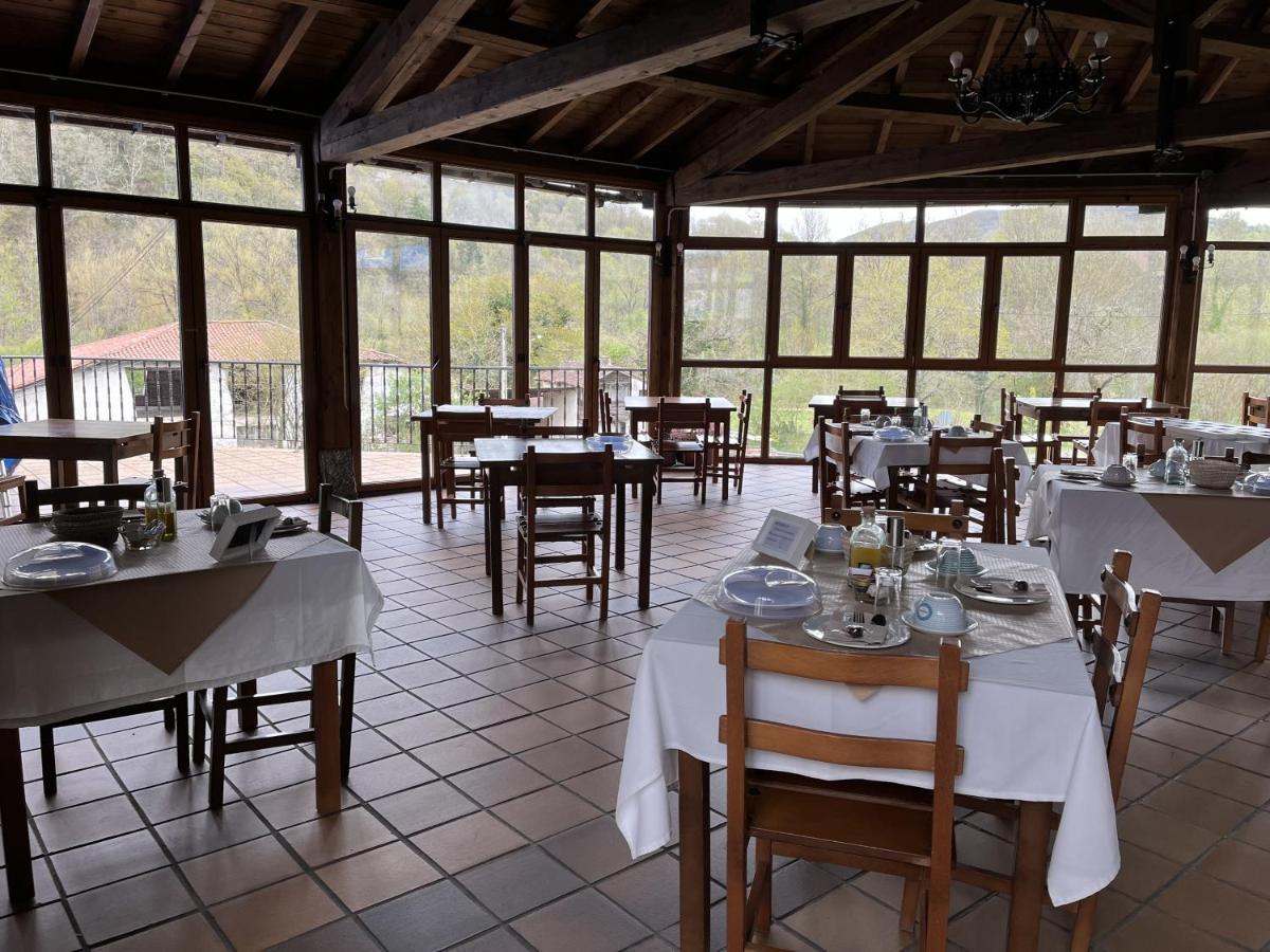 Hotel Avelina Cangas de Onis Exterior photo