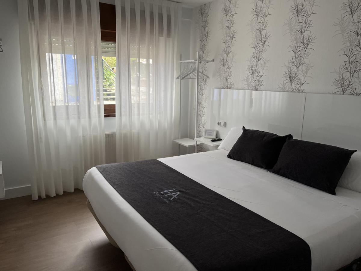 Hotel Avelina Cangas de Onis Exterior photo