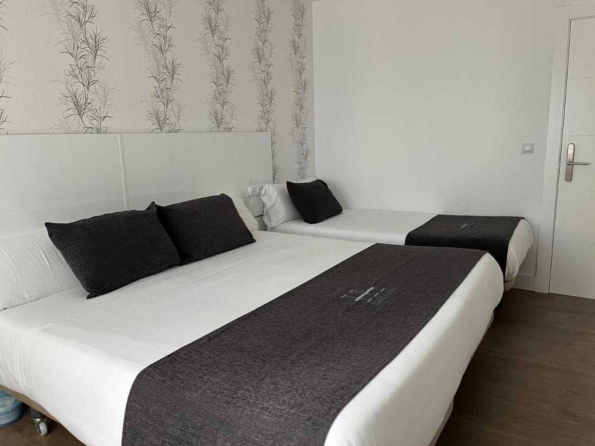 Hotel Avelina Cangas de Onis Exterior photo